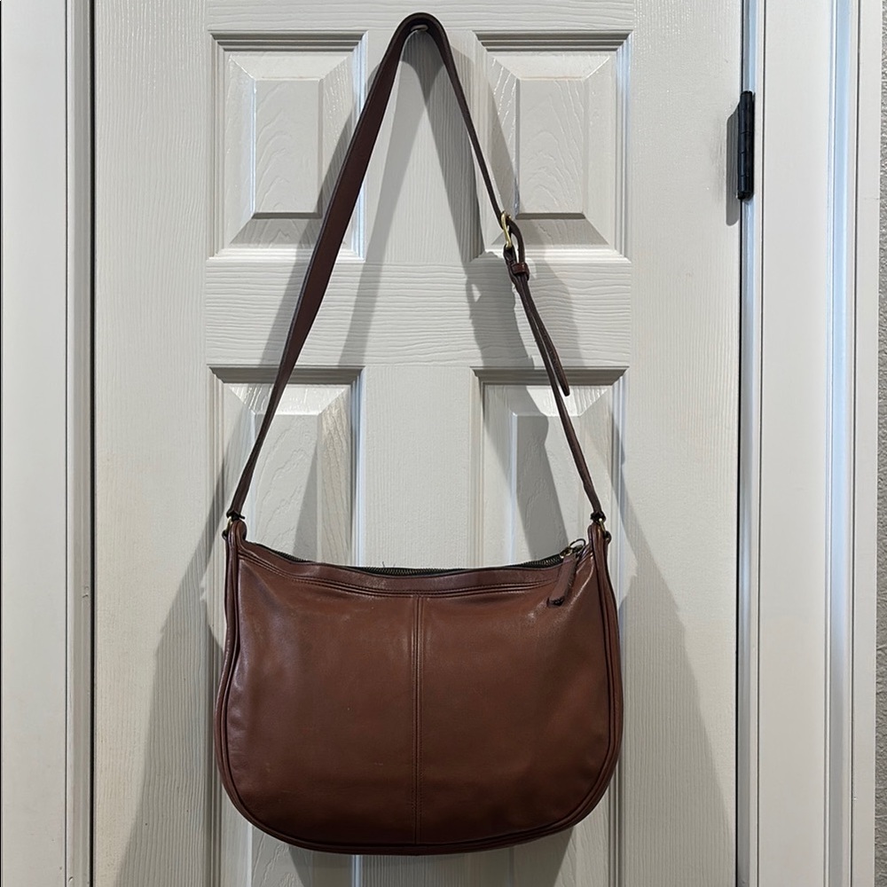 Vintage Coach Brown Leather Shoulder Bag. O918-944. Made in the USA